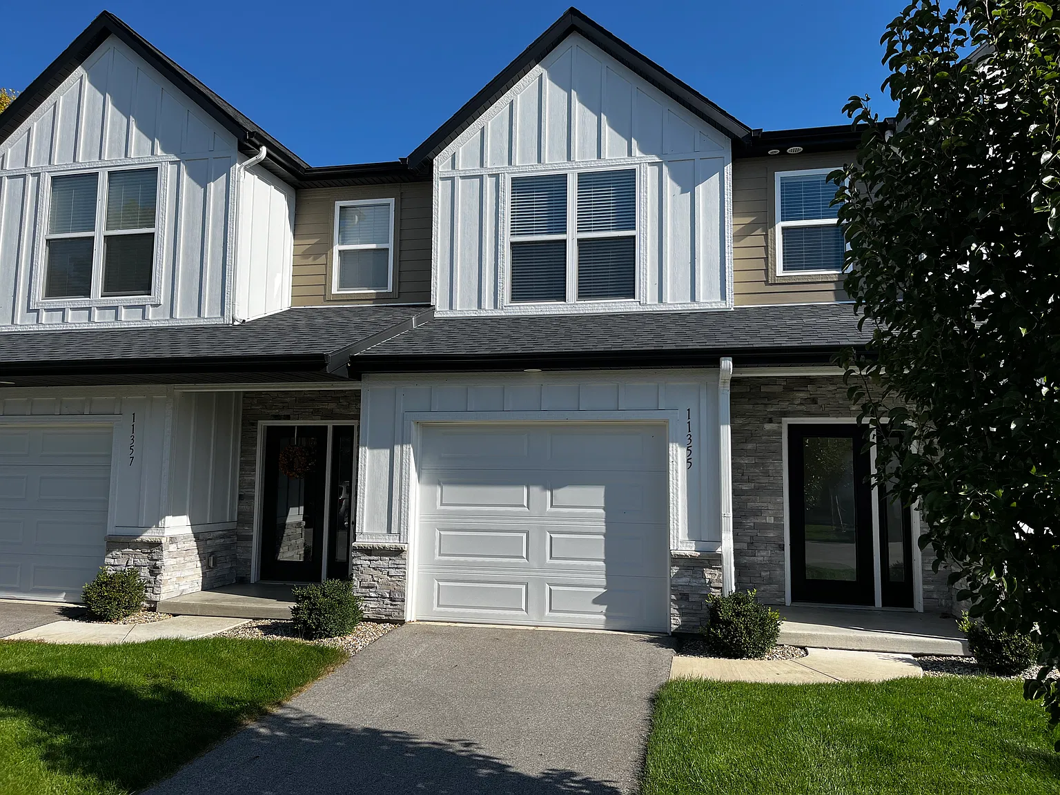 2 bed, 2.5 bath, 1468 sqft, $2,148 — Photo 2