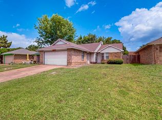 2411 Brookdale Dr, Arlington, TX 76014