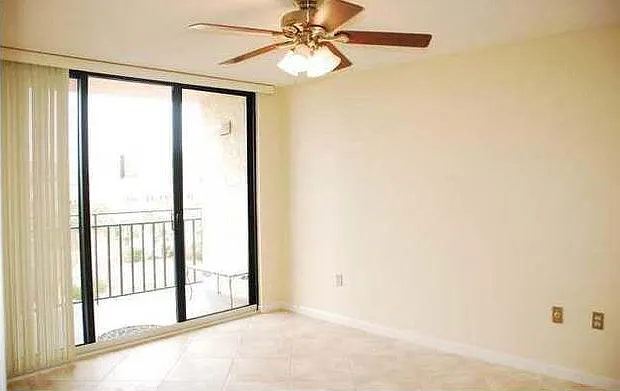 402 Port Royal Way — Photo 81