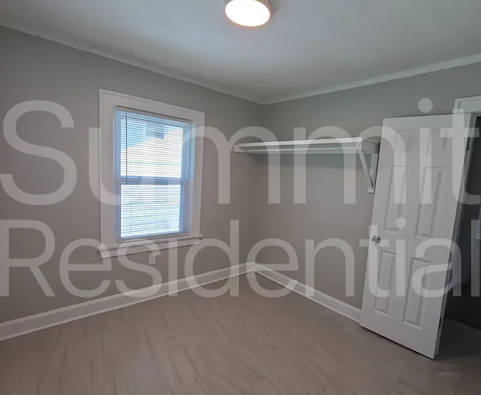 5011 E 39th Ter — Photo 14