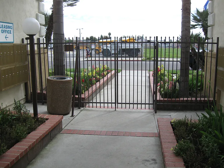 Parkridge Apartments — Photo 12