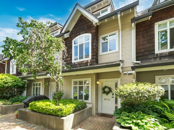 8529 Jellicoe St, Vancouver, BC V5S 4T5