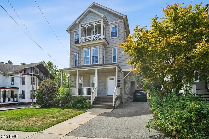 141 Walnut St #2