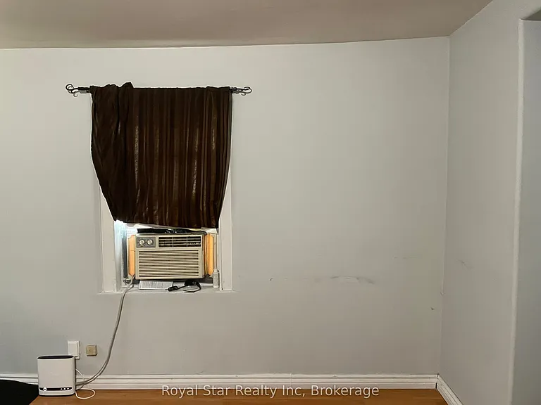 13 Young St — Photo 9