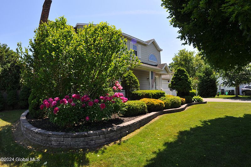3rd image of 31 Huntleigh Drive