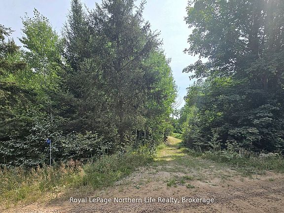 5th image of 680 Mount Pleasant Rd
