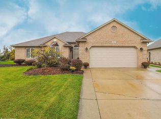 48287 Prestwyck Dr, Macomb, MI 48044