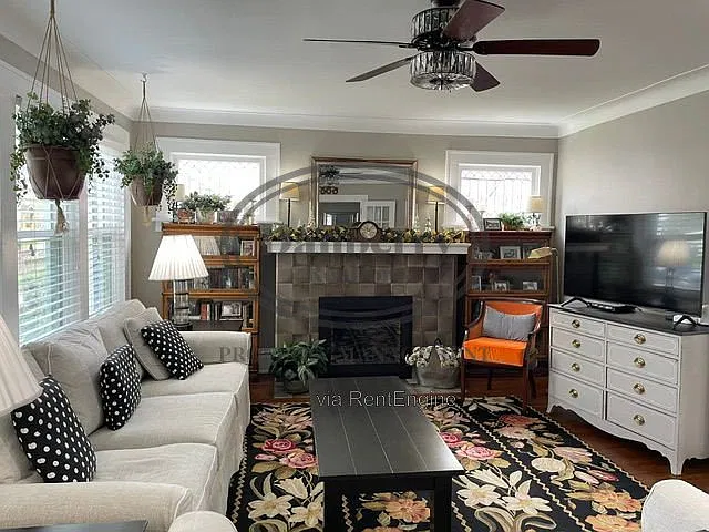 5 bed, 2.5 bath, 2793 sqft, $3,200 — Photo 4