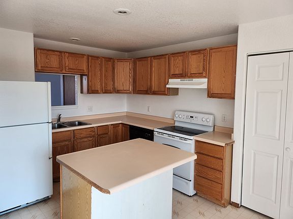 Kitchen with appliances
