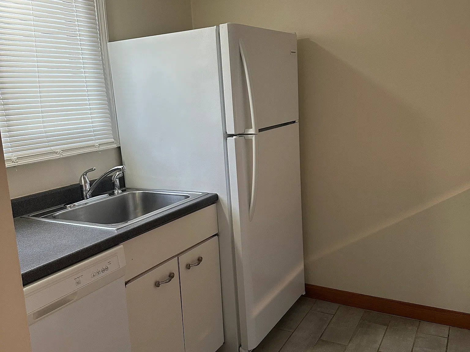 2 bed, 1.5 bath, 1074 sqft, $2,200 — Photo 4