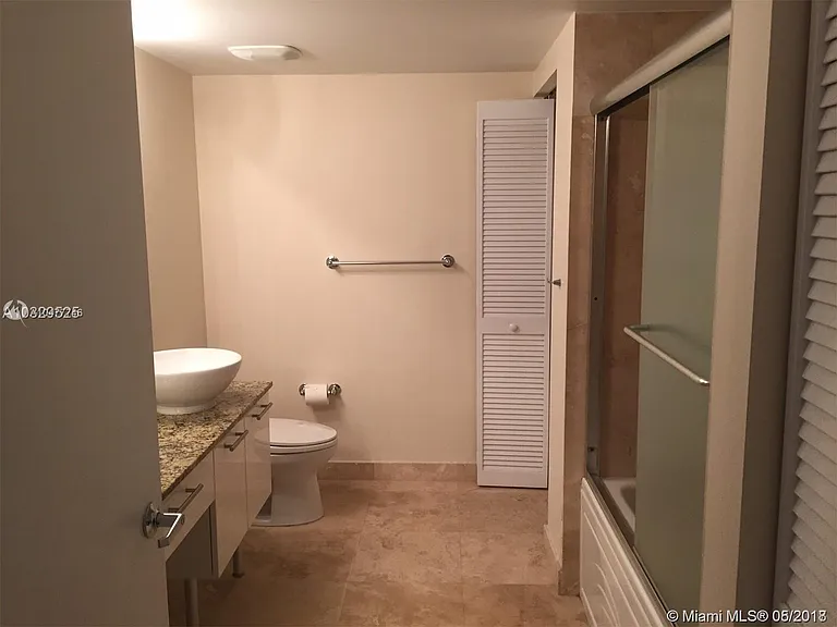 41 SE 5th St #1206 — Photo 9