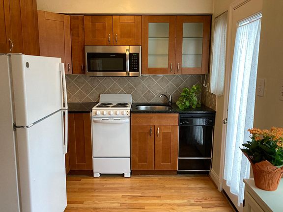 5th image of 1215 Gibbon St