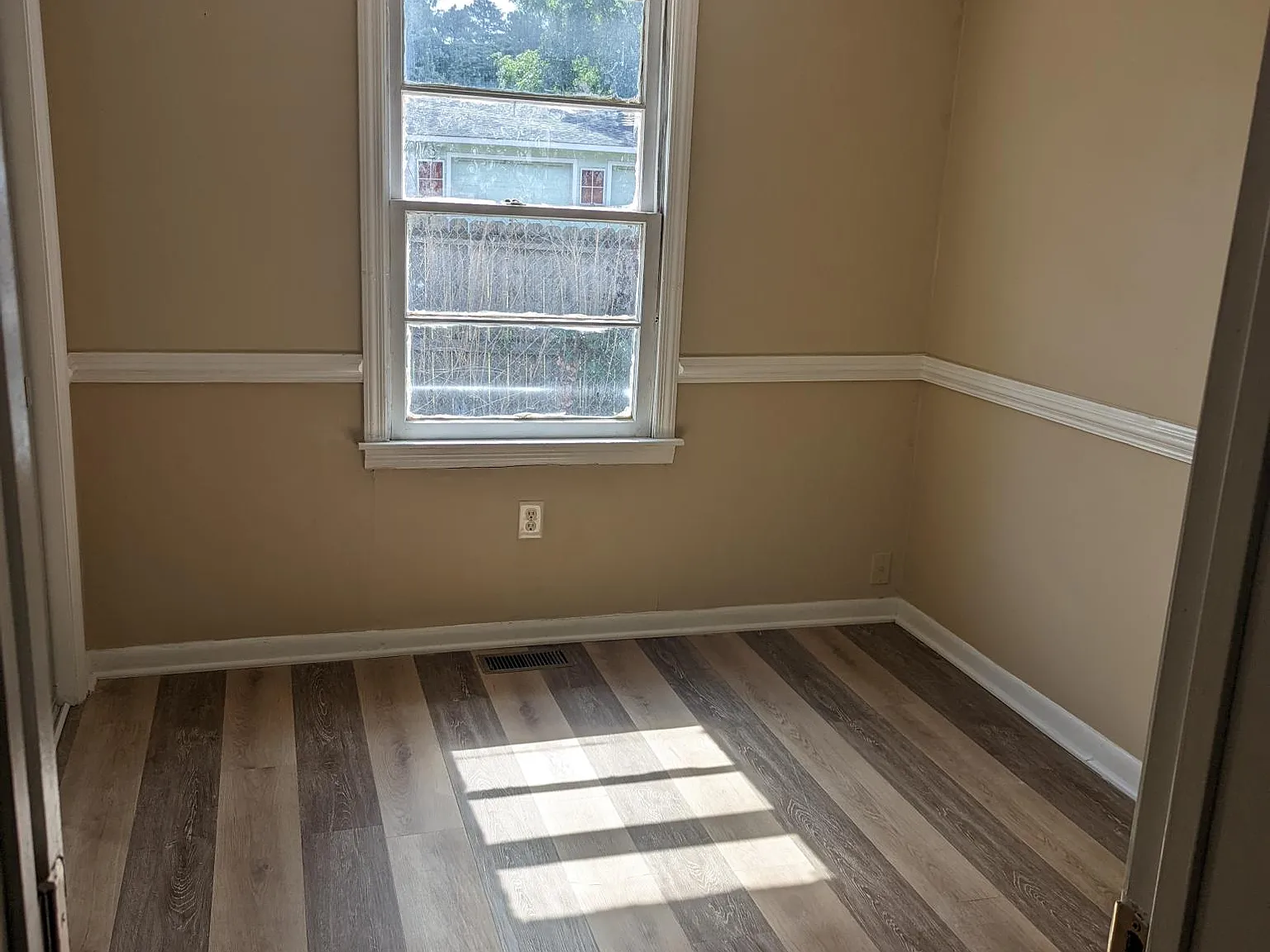 203 Griffin St — Photo 4