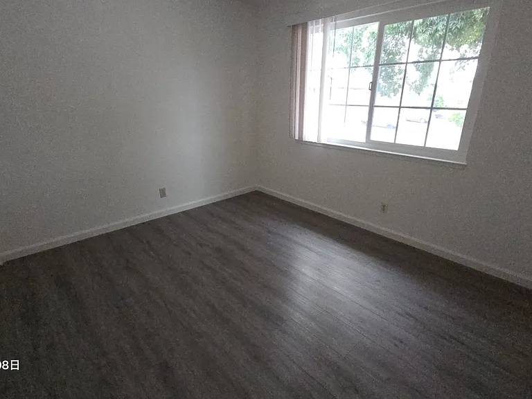 The room has a north-facing window.