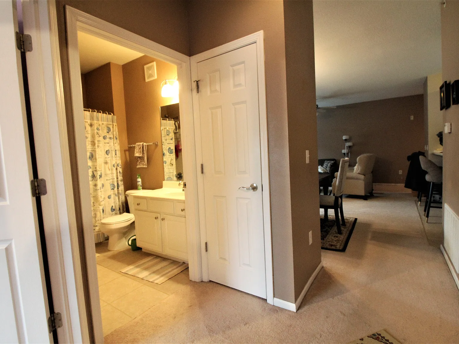 Two Bedroom Apartment - West Des Moines — Photo 3