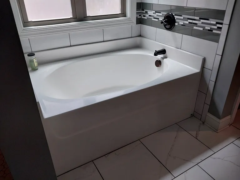 Master Soaking Tub