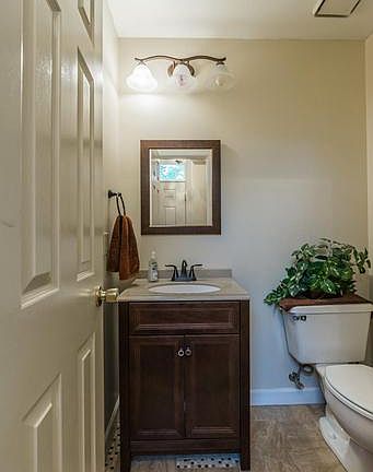 4th image of 7802 Lambkin Ct