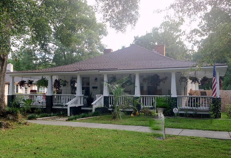 1st image of 210 Christian St