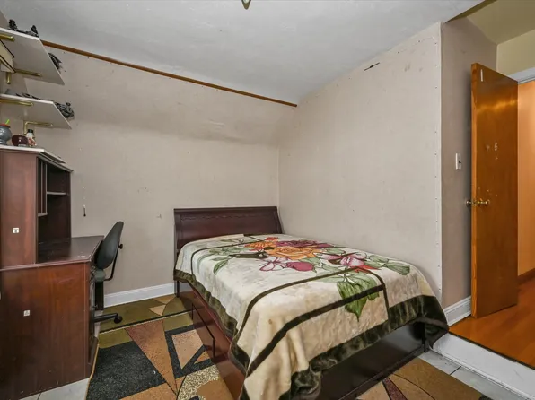 164-23 75th Road image 9 of 18