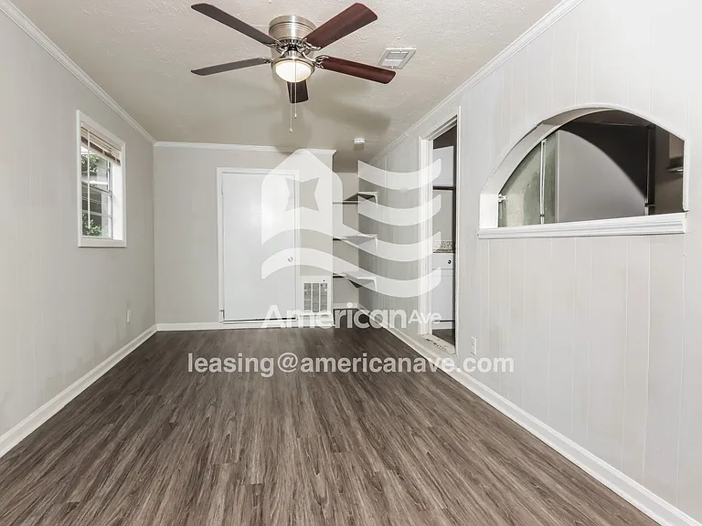 580872_003_living_room_13902237.jpg