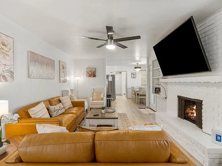 E 63rd Pl — Photo 7