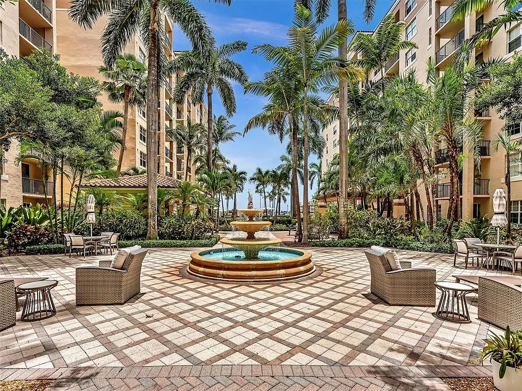 2 bed, 1.0 bath, 995 sqft, $2,750 — Photo 3