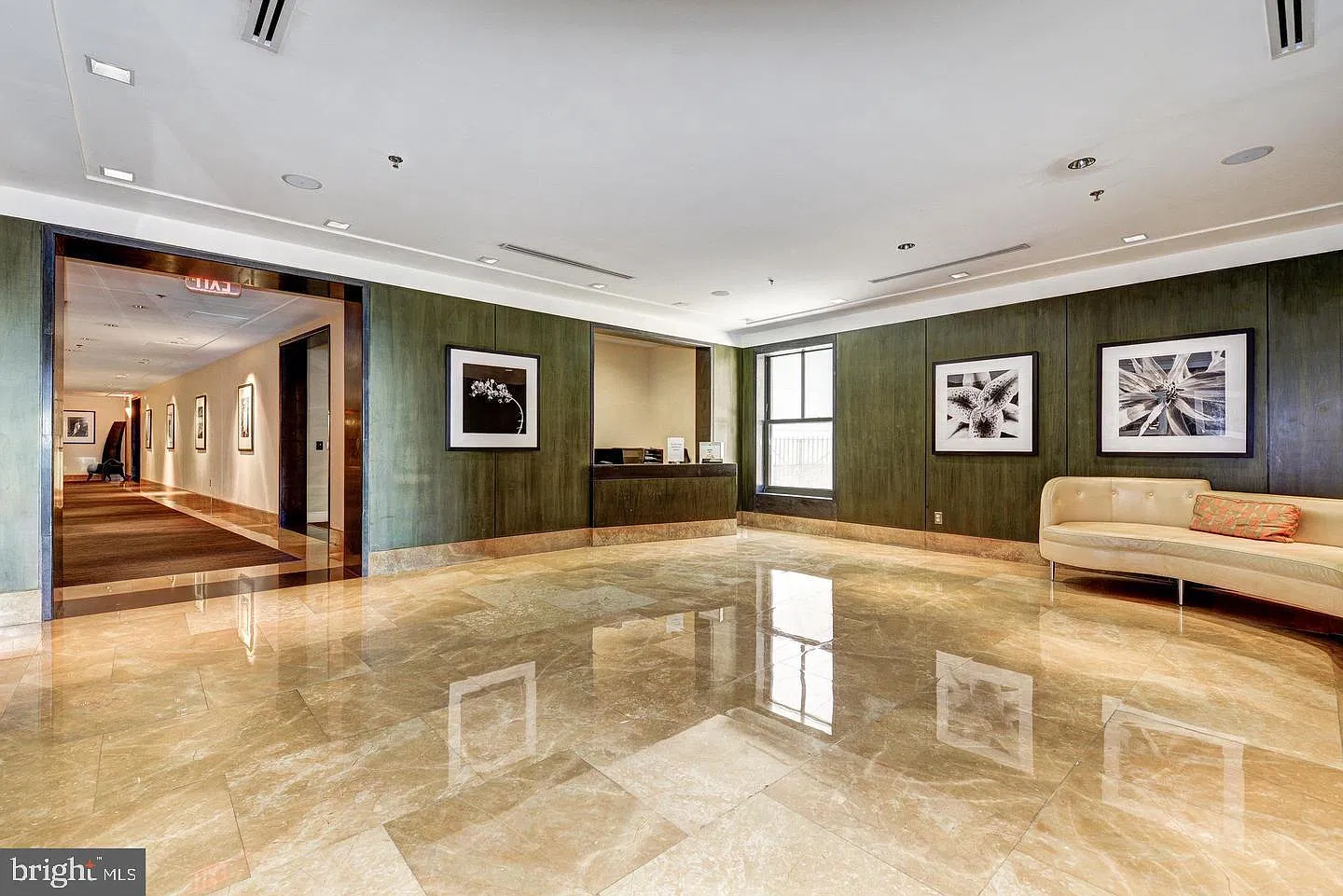 Whitman Condominium — Photo 3