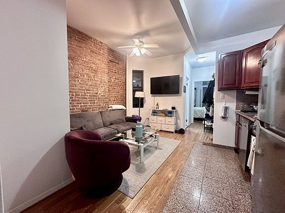 3rd image of 15 W 100th St APT 2