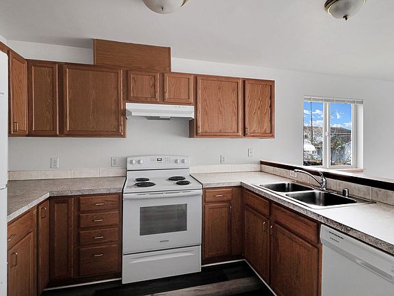 4th image of 1459 NW Elwha St APT 1