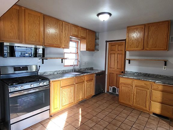 3rd image of 10950 N Gladys Dr
