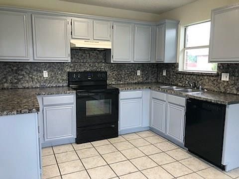 3rd image of 1534 Montreal Ln