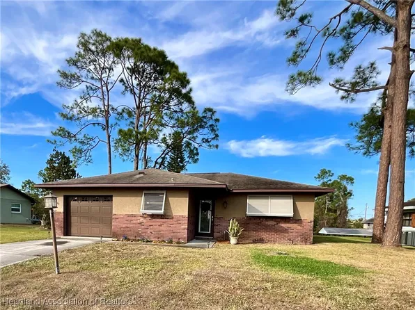 324 Lake Groves Rd NE, Lake Placid, FL 33852