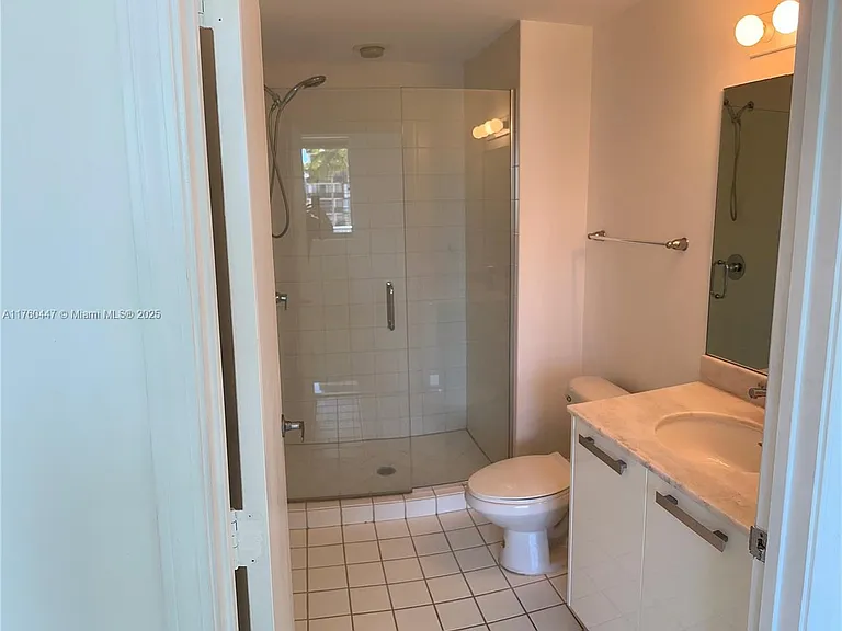601 NE 36th St #706 — Photo 13