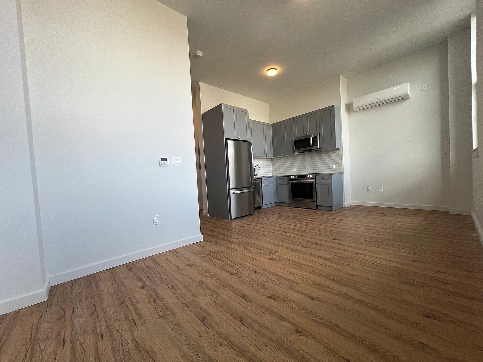 991 Saint John's Place — Photo 4
