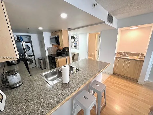 1717 N Bayshore Dr #A-1450 — Photo 16