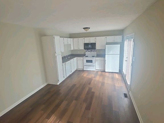 5th image of 6917 Colrain Cir