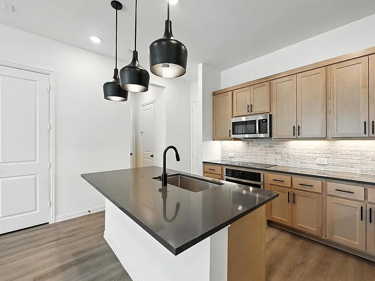 630 Redwood Way — Photo 7