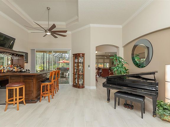 5th image of 121 Barbella Cir