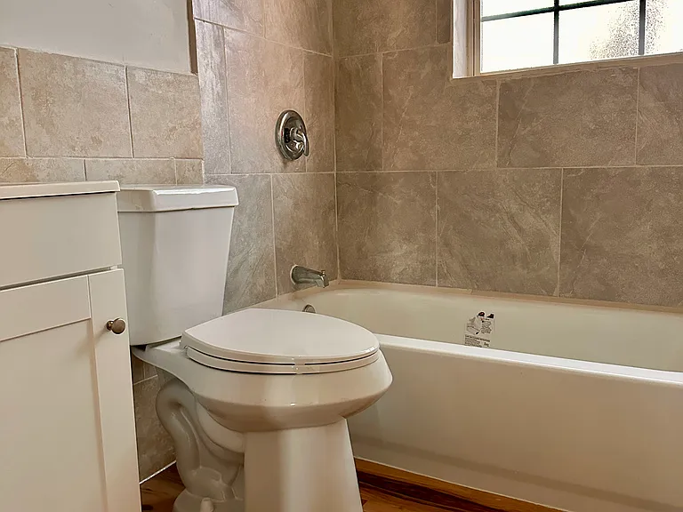 212 S Fillmore St #B — Photo 8