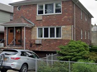 19204 42nd Ave, Flushing, NY 11358
