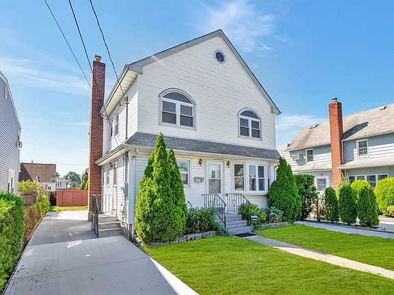 2nd image of 925 Stewart Pl