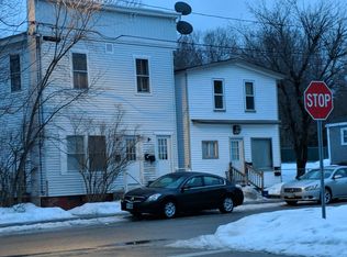 6 Autumn St, Rochester, NH 03868