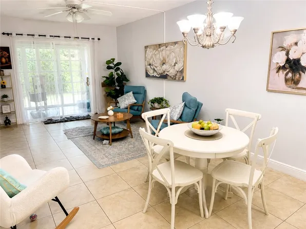 1100 Ponce De Leon Cir APT E304, Vero Beach, FL 32960