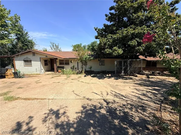 610 W Logan St, Altus, AR 72821