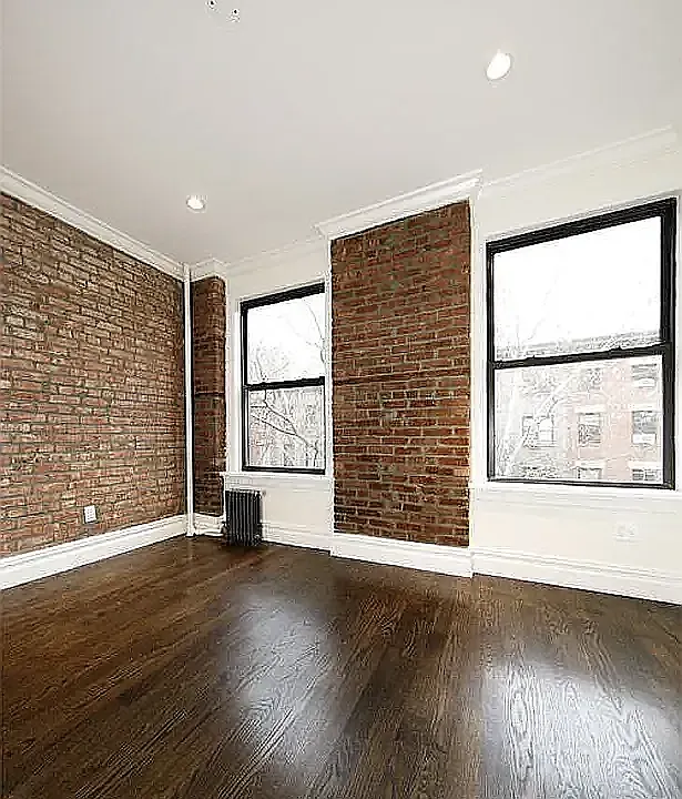 222 E 12th St #4A