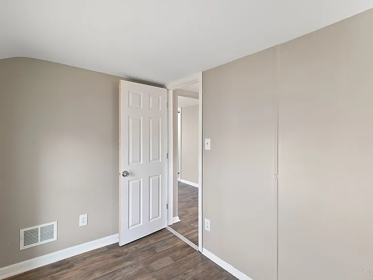 24311 Plymouth Rd — Photo 56