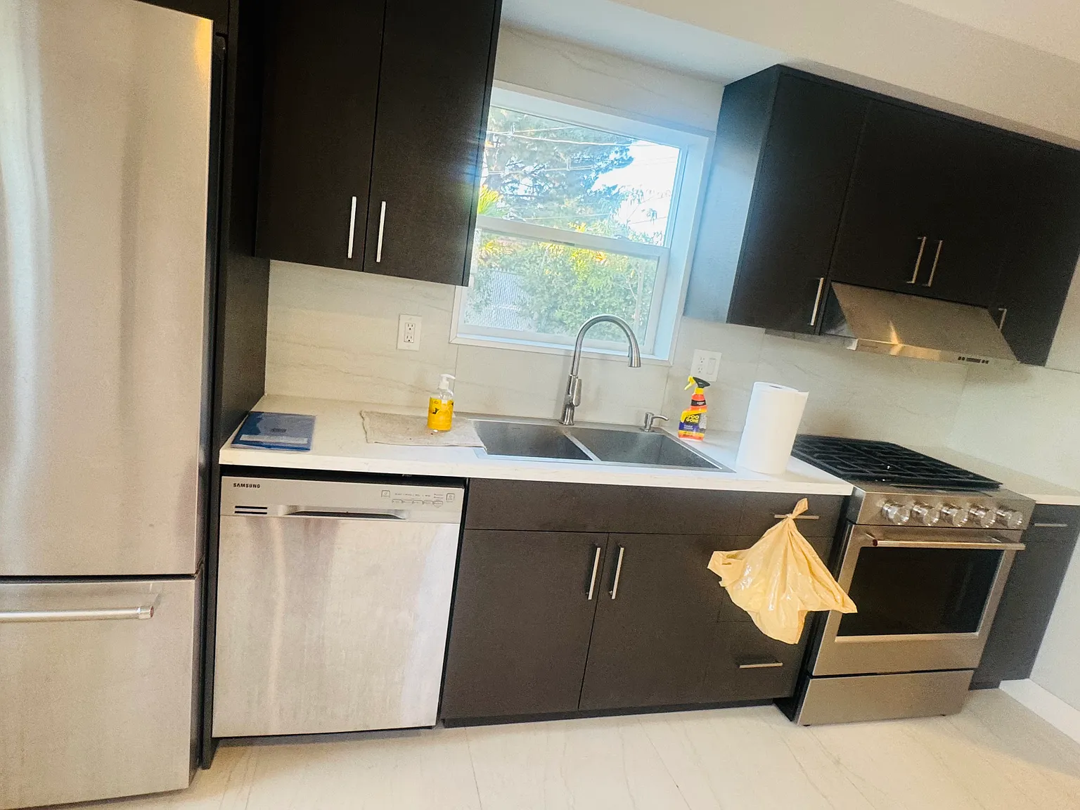 3 bed, 1200 sqft, $4,200 — Photo 3