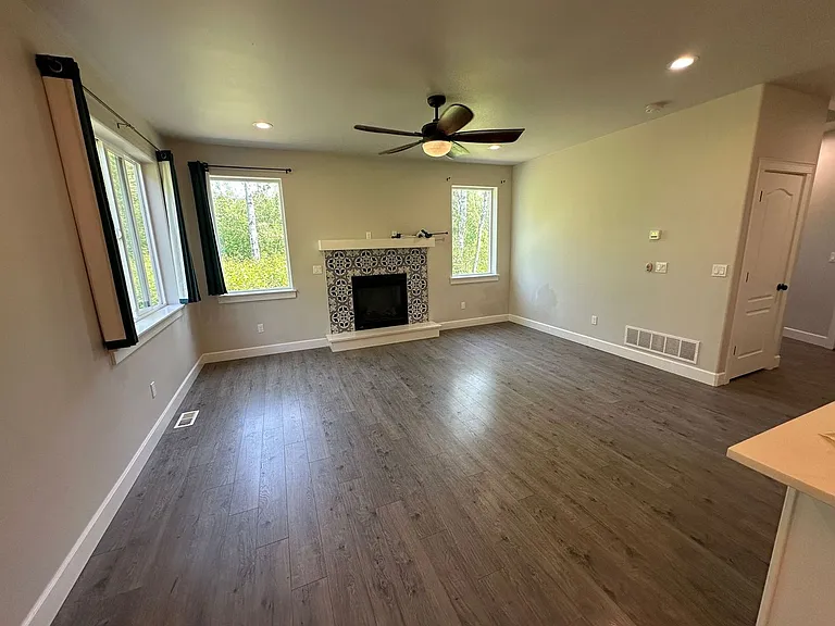 6585 Beverly Hills Cir — Photo 5
