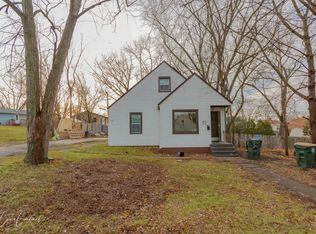 530 Grandview Dr, Round Lake Park, IL