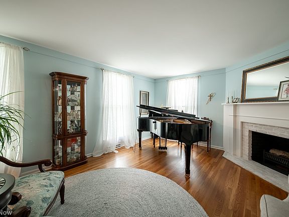 5th image of 118 Parmelee Dr